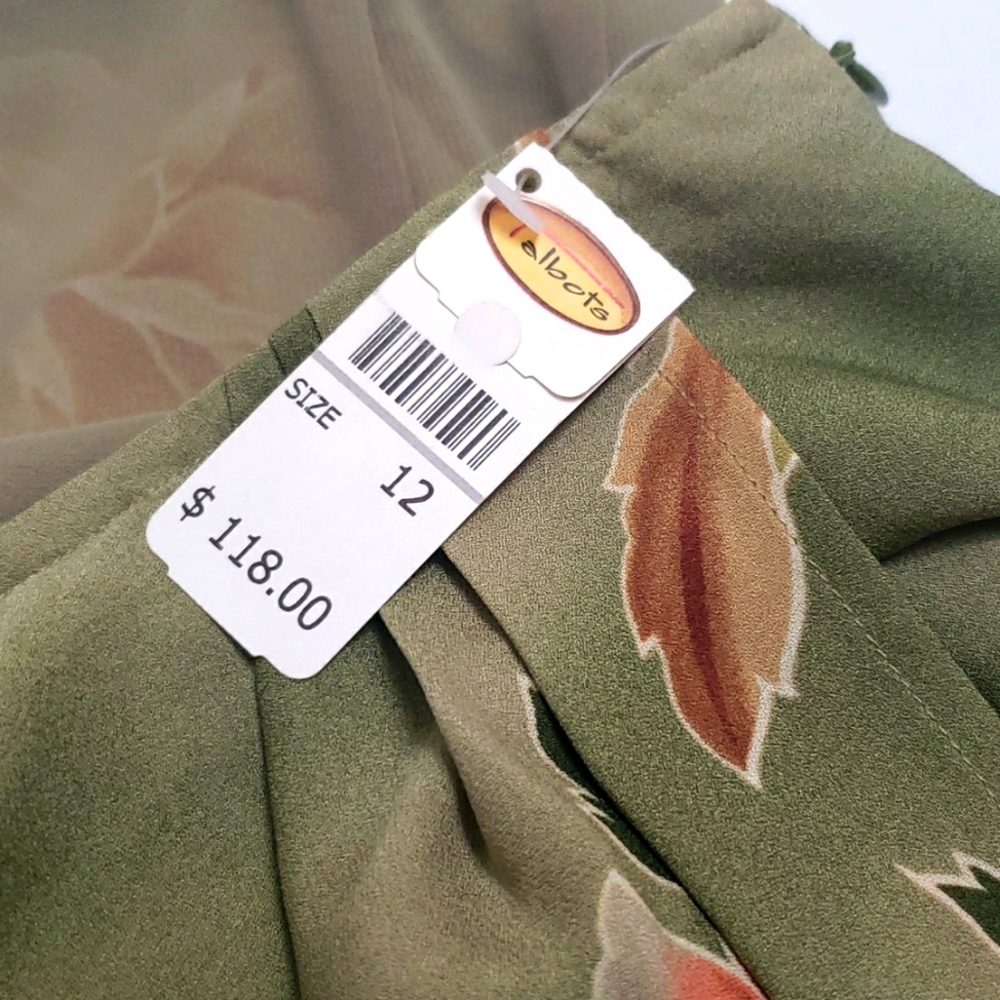 Vtg New Talbots ๐
PURE SILK ๐
Fully Lined Skirt Size 12 - Picture 2 of 8